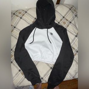 Cropped hoodie